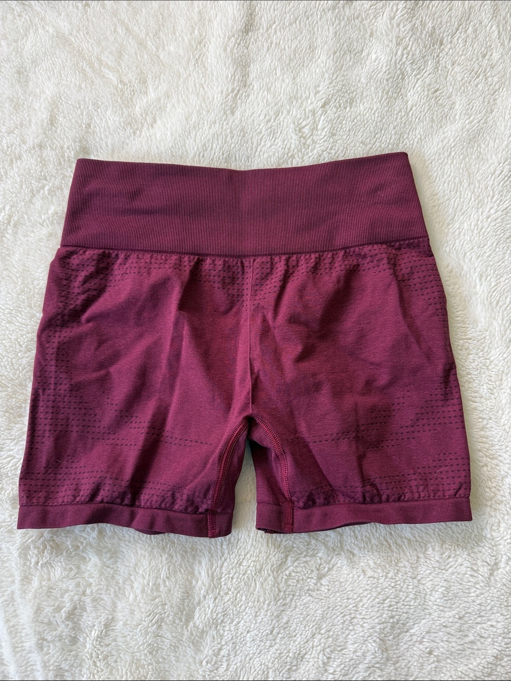 Gymshark High-Waist Seamless Bike Shorts in Burgundy Wine - Picture 2 of 2